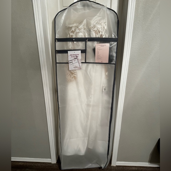 NWT Plus Size Oleg Cassini Wedding Dress - Picture 6 of 9